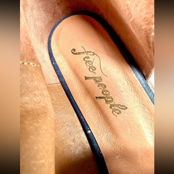 Free People Royale Flat Leather Cut Out Shoe in Indigo - Picture 11 of 16